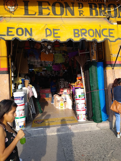 El Tradicional León de Bronce Ferretería en León