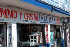 Canceles de Aluminio y Cristal Templado Alumax en Jiutepec